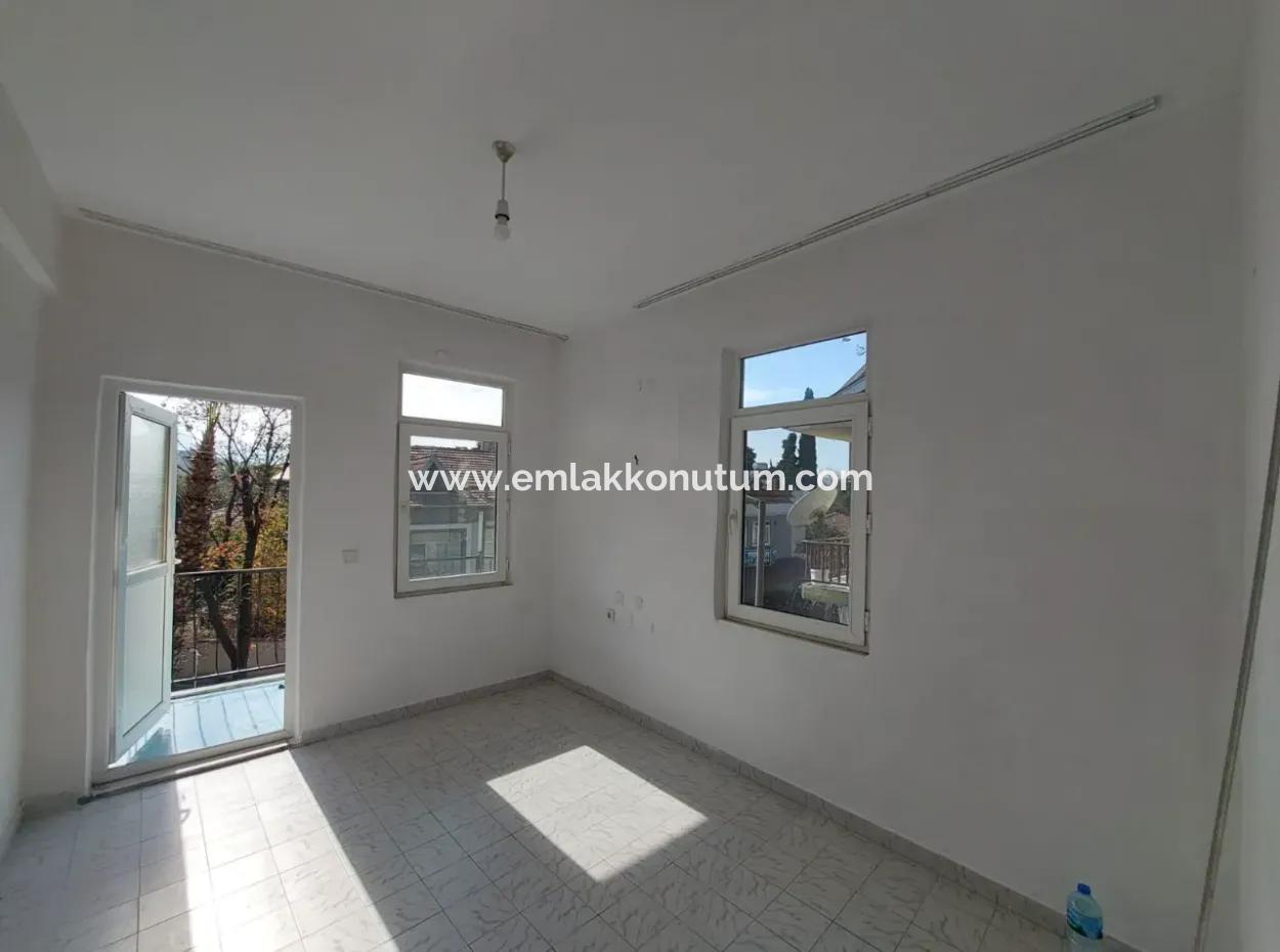 Im Zentrum Von Dalyan, Muğla, 2 1 Unmöblierte Wohnung Zu Vermieten