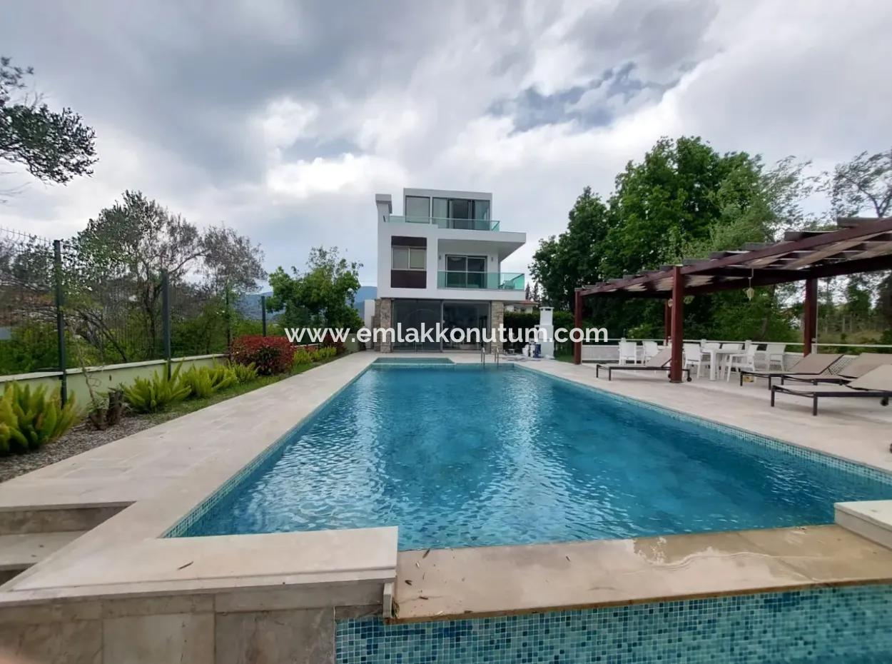 5 In 1 Luxus-Triplex-Villa Mit Whirlpool Zum Verkauf In Mugla Ortaca Dalyan
