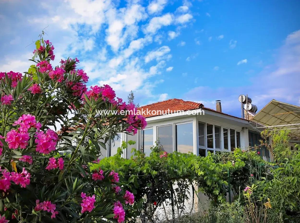 Land With 2 Houses In Denizli Çameli Ericek For Sale