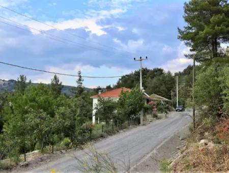 Land With 2 Houses In Denizli Çameli Ericek For Sale