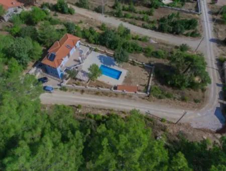 Detached Luxury Villa With Swimming Pool For Sale In Nature In Fethiye Üzümlü