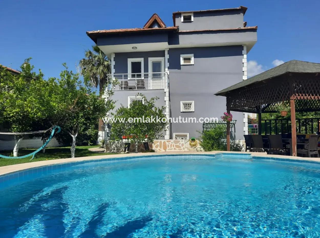 Muğla Dalyanda Yüzme Havuzlu 4+1 Müstakil Villa Günlük- Haftalık Kiralık