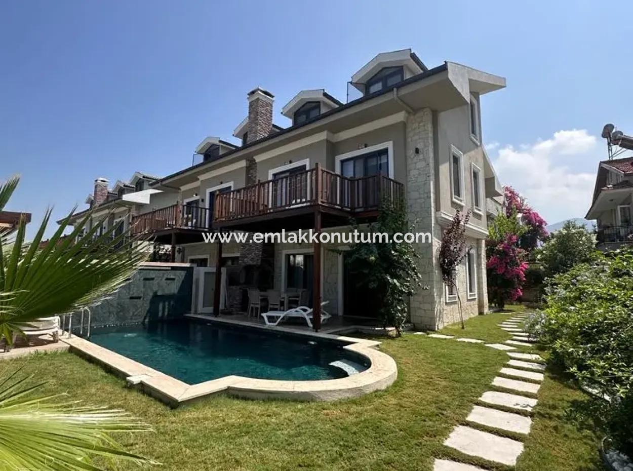 Muğla Dalyan Da Satılık Yüzme Havuzlu Sıfır, Eşyalı 5+1 Lüks Villa