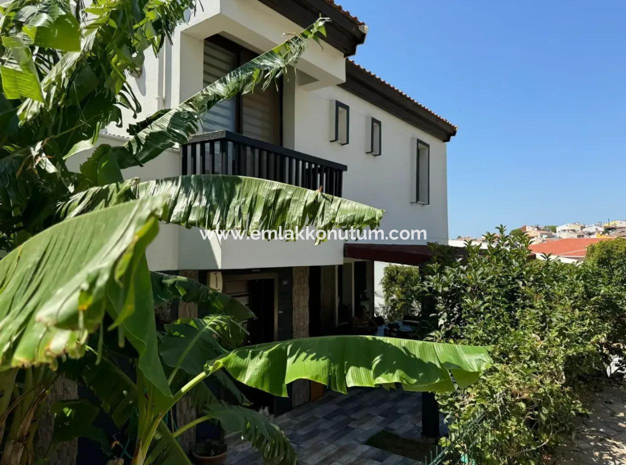 İzmir Güzelbahçe Kahramanderede 250 M2, 5+1 Dubleks Satılık Veya Kısmen Takas Olur