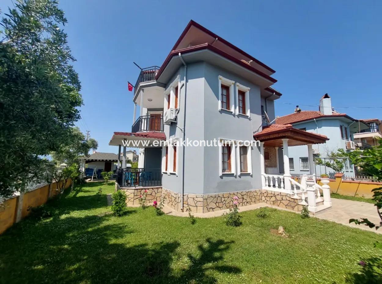 Mugla Okçularda 1.000 M2 Arsada, 200 M2, 4+1 Eşyalı Dubleks Kiralık