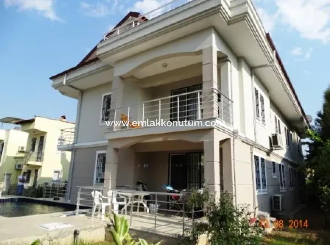 Muğla Fethiye Çalışta Yüzme Havuzlu, Eşyasız  130 M2 3+1 Çatı Dubleks Kiralık