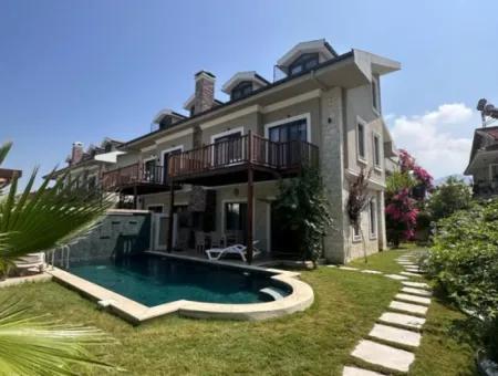 Muğla Dalyan Da Satılık Yüzme Havuzlu Sıfır, Eşyalı 5+1 Lüks Villa