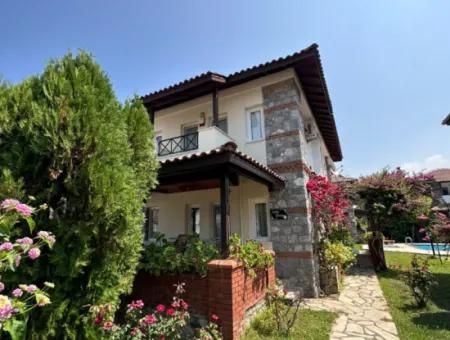 Muğla Dalyan Da 6 Villalık Sitede 3+1  Bağımsız  Eşyalı Taş Villa Kiralık