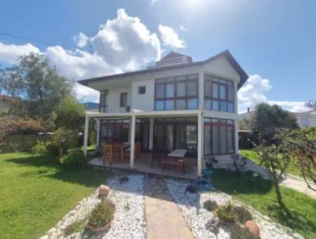 Ortaca Dalyan 1.000 M2 Arsada Yüzme Havuzlu 200 M2 5+1 Müstakil Tripleks Satılık.