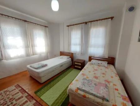 Mugla Okçularda 1.000 M2 Arsada, 200 M2, 4+1 Eşyalı Dubleks Kiralık