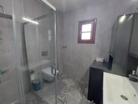 Mugla Okçularda 1.000 M2 Arsada, 200 M2, 4+1 Eşyalı Dubleks Kiralık