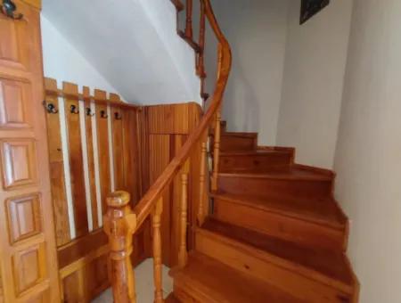 Mugla Okçularda 1.000 M2 Arsada, 200 M2, 4+1 Eşyalı Dubleks Kiralık