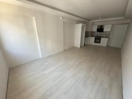 Ortaca Merkezde Satılık 3+1 110M2 Daire.