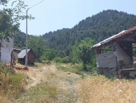 Çameli Kızılyakada 2500 M2 Müstakil Tapulu 2 Ev Ve Ahır, Depo Satılık