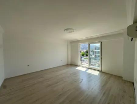 Merkezi Konum 2+1 Daire Satılık