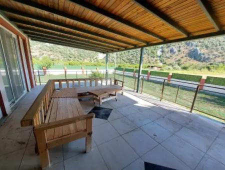 Dalyanda 1000 M2 Arazide 4+1 210 M2 Kullanım Alanı Olan Kelepir Ev Satılık