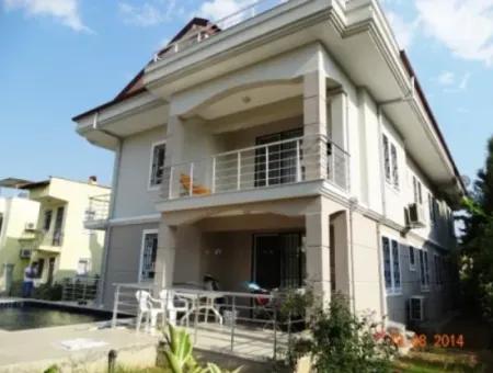 Muğla Fethiye Çalışta Yüzme Havuzlu, Eşyasız  130 M2 3+1 Çatı Dubleks Kiralık