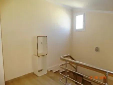 Muğla Fethiye Çalışta Yüzme Havuzlu, Eşyasız  130 M2 3+1 Çatı Dubleks Kiralık