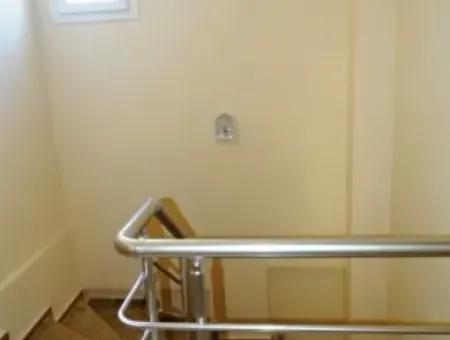 Muğla Fethiye Çalışta Yüzme Havuzlu, Eşyasız  130 M2 3+1 Çatı Dubleks Kiralık